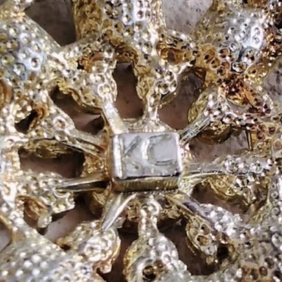 Vintage Pin/Brooch signed KC - Picture 4 of 7